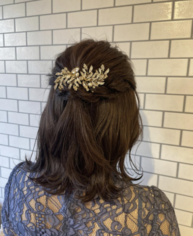 結婚式お呼ばれのハーフアップ特集！セルフアレンジのコツもご紹介結婚ラジオ結婚スタイルマガジン