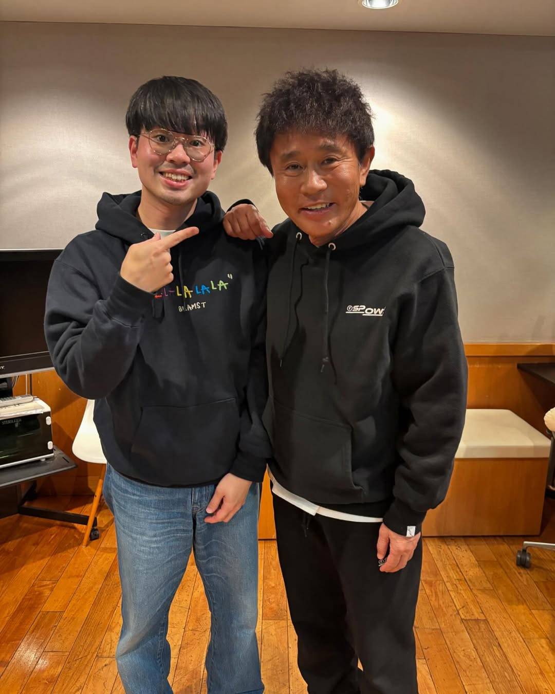 久しぶりに大阪に泊まりで仕事だったので、はまちゃんに会えた！久しぶりすぎて、全然まだ話したかった🤣 はまちゃんのお母さんが作ってくれたマザーズバッグが大きさバッチリだし洗えるし最高に助かってます🫶いっつも気遣いしてくれて、面白くて大好きな友達だ🥰大阪