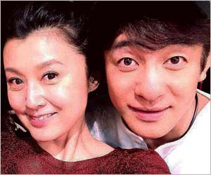 藤原紀香、愛之助と結婚会見 今後はサポートを優先シネマトゥデイ