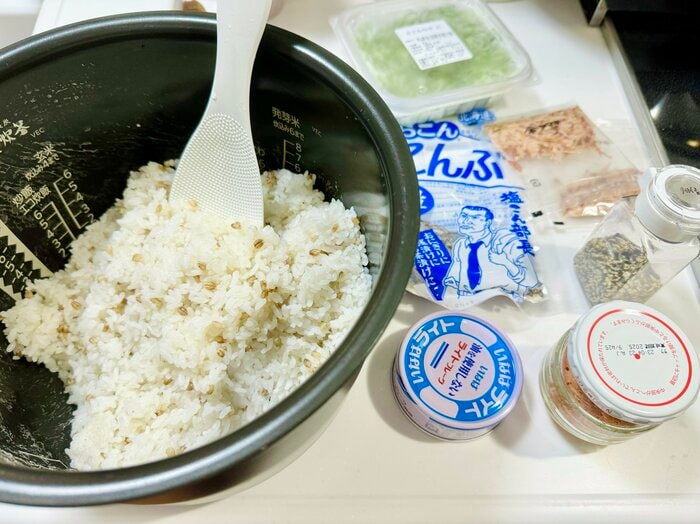 休日昼ごはんにおにぎりパーティ