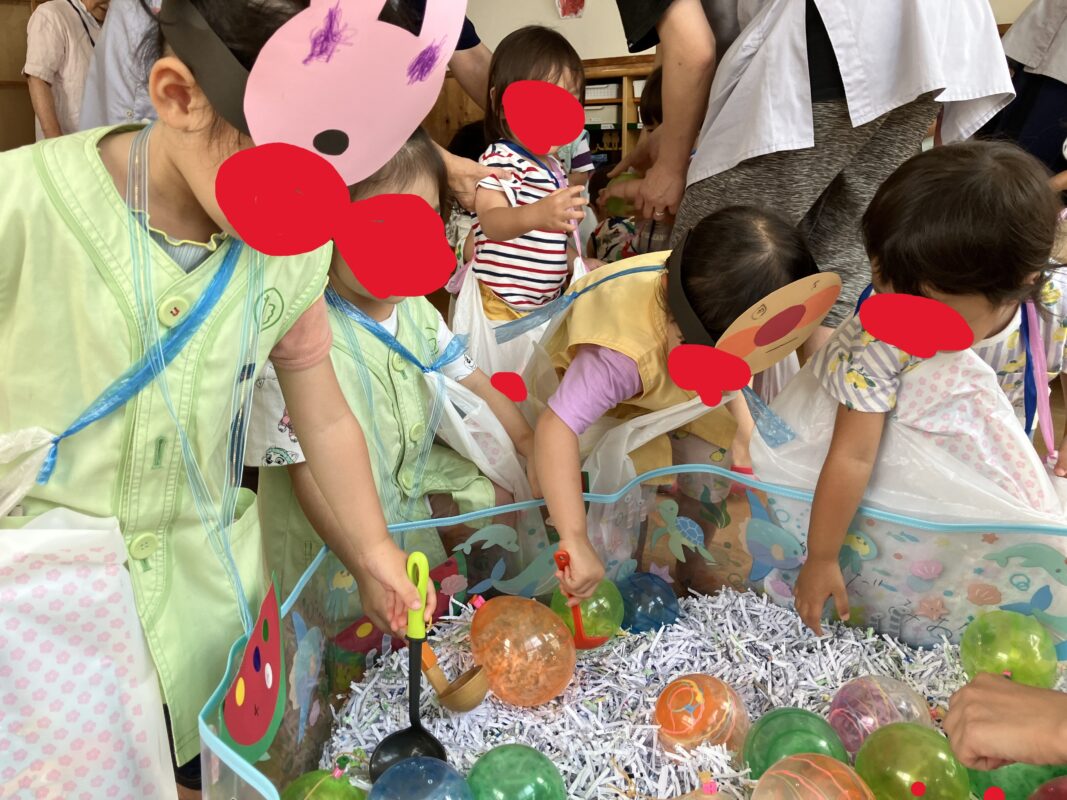 ０～２歳 「夏まつりごっこ」