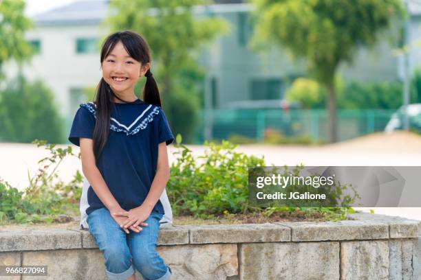 小学生女子服どこで買う？おしゃれ可愛い服をタイプ別に紹介2025