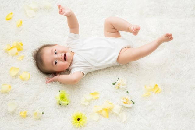 寝顔がかわいい赤ちゃんのイラスト素材121586754- PIXTA