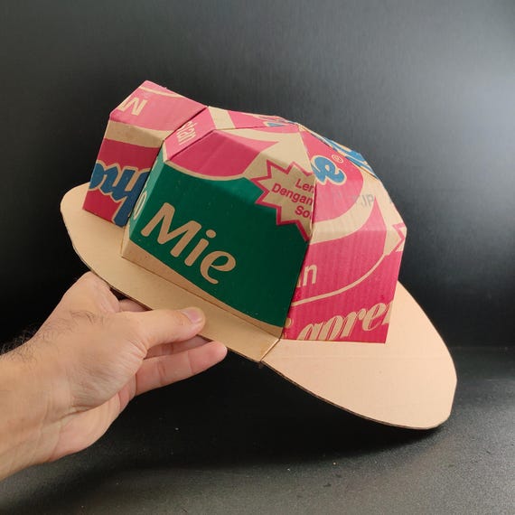 7 件の「消防士帽子」のアイデアを今すぐ保存消防士、仮装 手作り、子供 衣装 手作り など