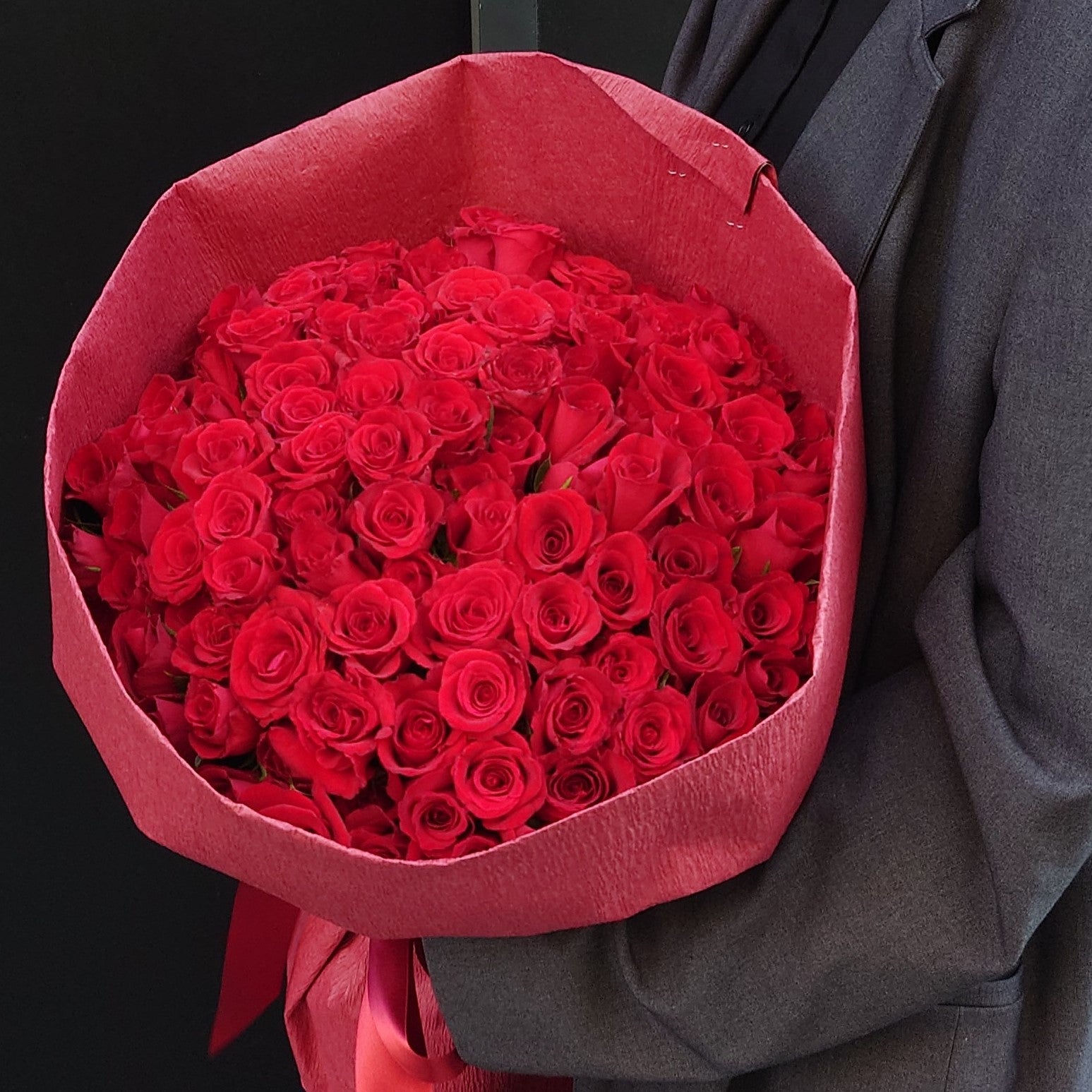 ブライダルスタッフの豆知識☆ バラが結婚式で人気な理由知ってる？色の意味とは？！│スタッフブログ│新潟県三条市の結婚式場ピアザ デッレグラツィエ 公式HP