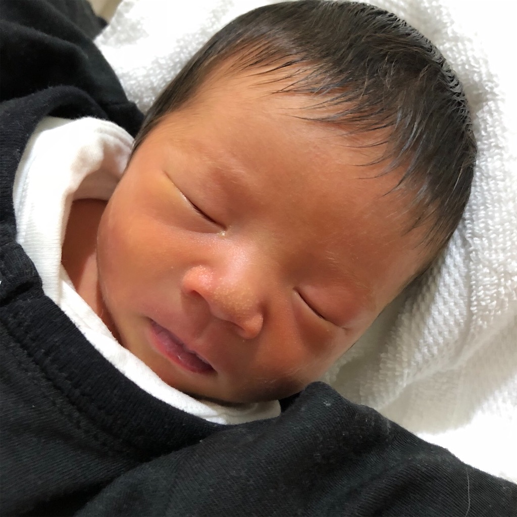 生まれたて赤ちゃん 顔TikTok