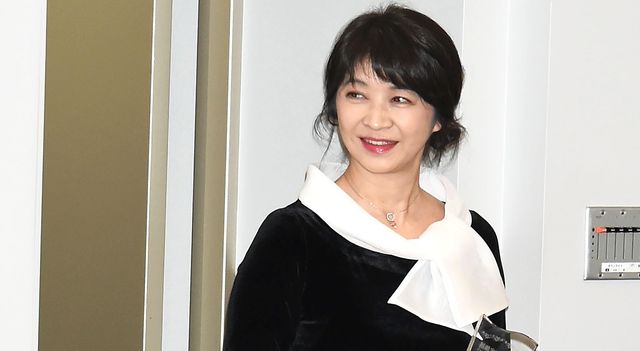田中美佐子離婚 ペット夫、月収8万円の亭主と散々 28年前、彼女は格差婚についてどう答えていたか 3ページ目デイリー新潮