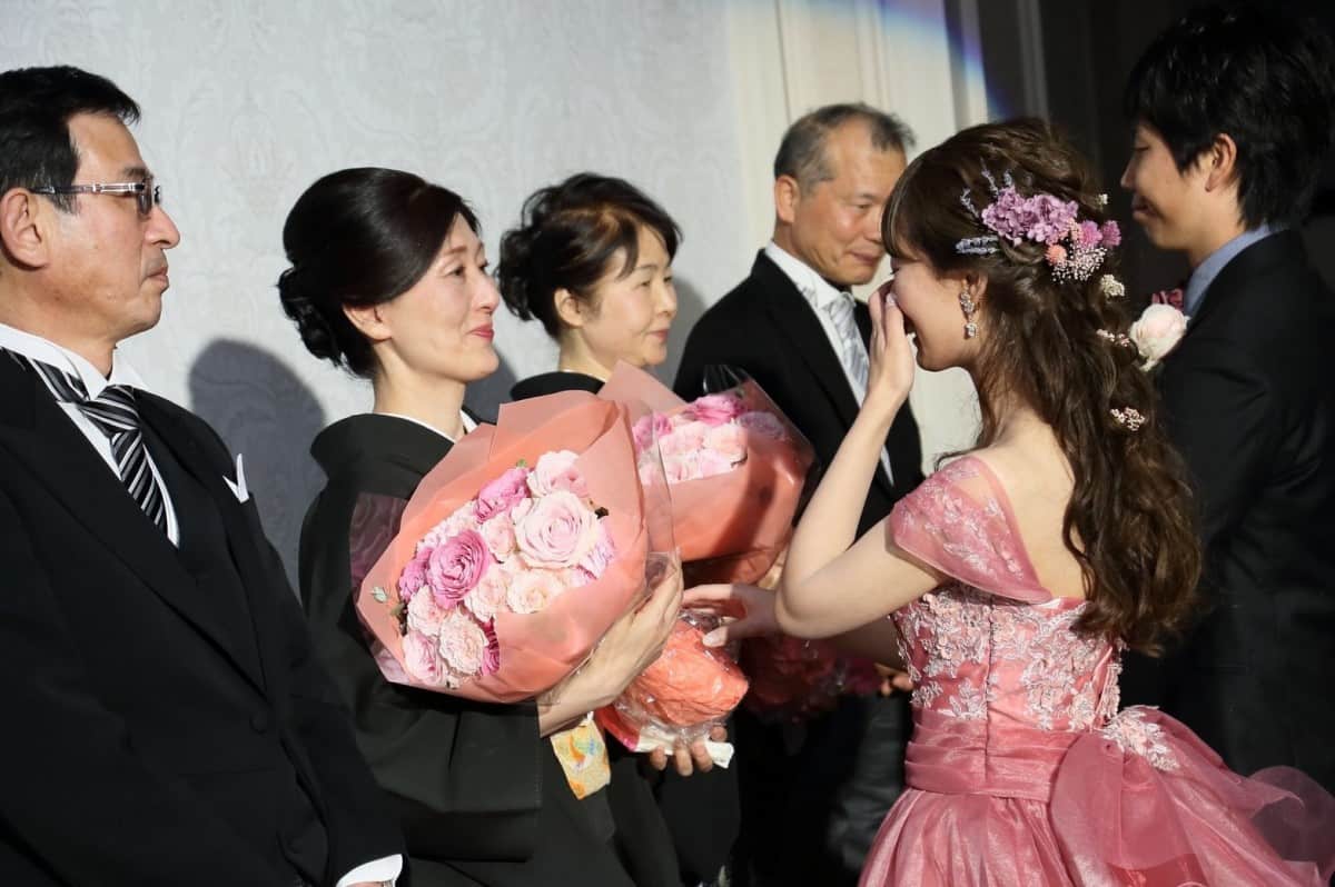 結婚式で両親へ贈る贈呈用花束を持ち込みで手配する方法花言葉・誕生花HanaPrime ハナプライム