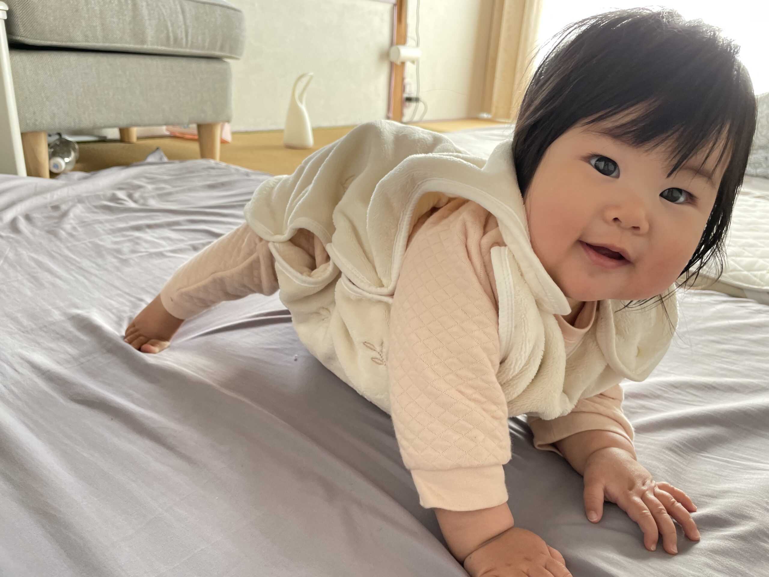 赤ちゃんがずりばいを始めるのはいつ？時期の目安や練習のポイントトイサブ︕タイムストイサブ