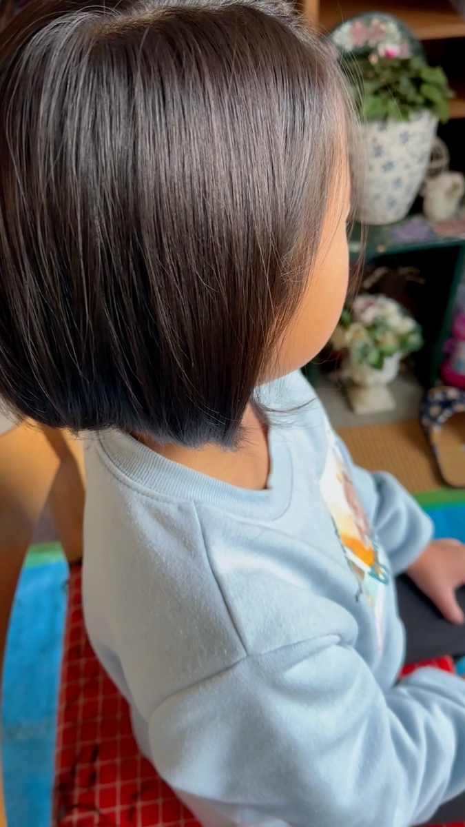 小学生の女の子の髪型 2024最新 おしゃれさんも納得のキュートなヘアスタイル114選「朝からヘアスタイルでもめている時間なんてない！」サンキュ