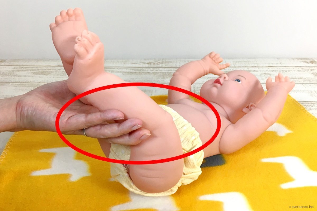 足の指をぎゅっと丸めた女性の素足 - No: 23886052写真素材なら「写真AC」無料 フリー ダウンロードOK