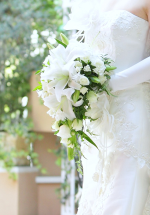 ウェディングブーケ 手作りキット ユリ 造花 ホワイト クラッチブーケ ブライダル 結婚式 ２次会 -アトリエブルージュ・flowershop - プレゼント＆ギフトのギフトモール 0304様専用 オーダーブーケ クラッチブーケ 結婚式 ウエディング 造花