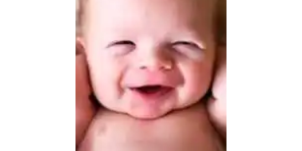 赤ちゃんの笑い声と家族の幸せ