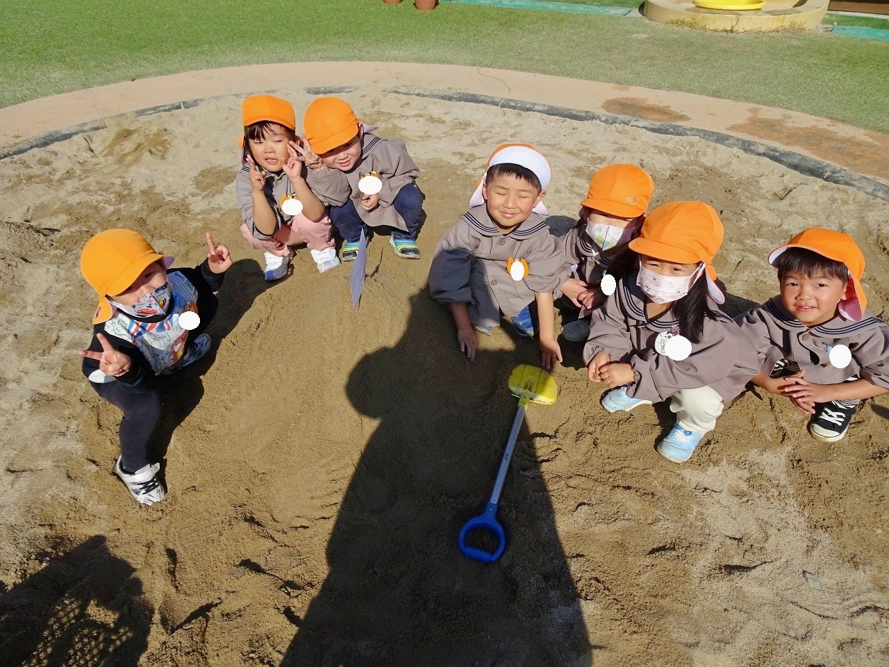 子供と遊ぶテヒョン, ほほえましい♪,防弾少年団テテテヒョンBTSK-pop最新動画Facebook