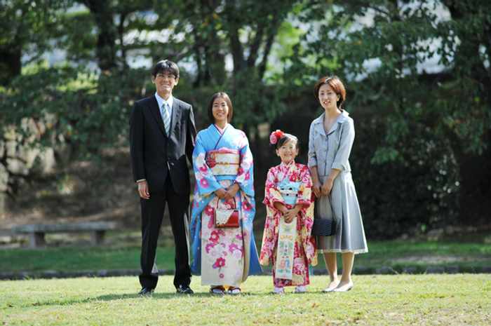 七五三に付き添う兄弟姉妹の服装はどうする?ママやパパの服装も紹介トモニテ