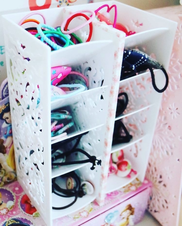 ごちゃごちゃして取りにくい子どものヘアゴムは、100均アイテムを使ってすっきり収納へ - 片づけ収納ドットコム
