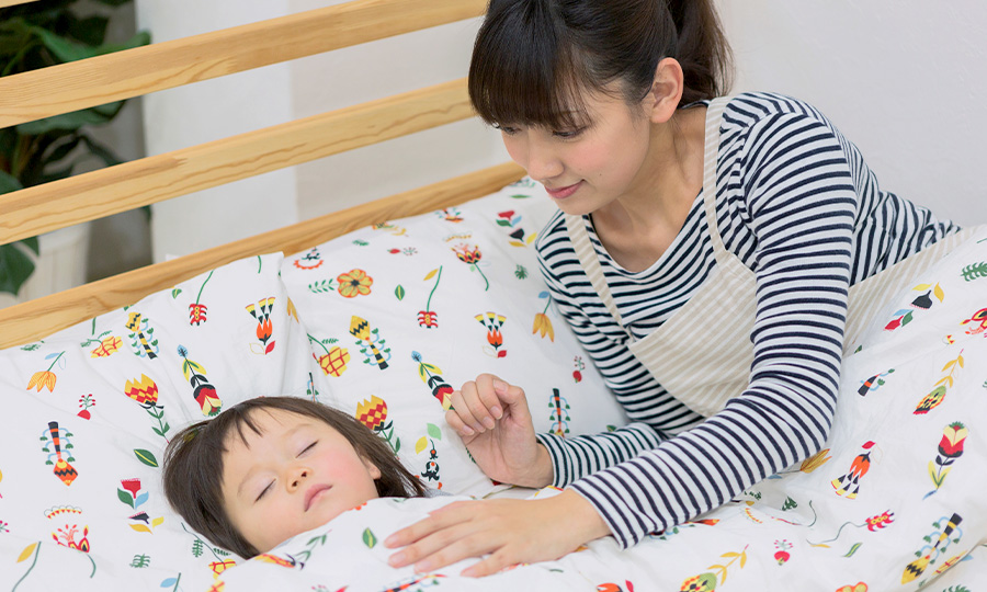 寝相悪いの写真・画像素材 - Snapmart スナップマート