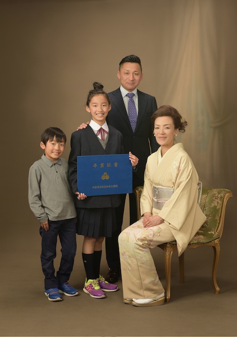 雨だったにもかかわらず、素敵な写真を」家族と一緒に卒業式当日の撮影OurPhoto アワーフォト