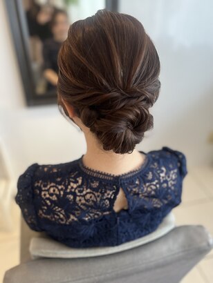 自分でできる！お呼ばれ・結婚式のシニヨンヘアアレンジ イラスト付き