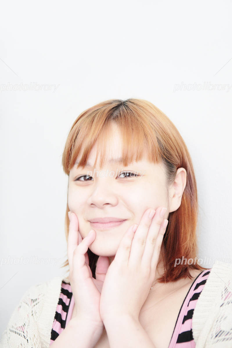 頬に手を触れる女性8 - No: 450276写真素材なら「写真AC」無料 フリー ダウンロードOK