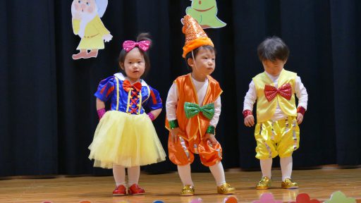 Amazon.co.jp:TRVELBETT９色 スパンコール ベスト ダンス衣装 ヒップホップ 衣装 キッズダンス 子供 キッズヒップホップ衣装 スパンコール 衣装 子供 男の子 ダンス衣装 女の子 お遊戯会 クリスマス 音楽会 発表会 大人 ステージパブール,6 お勧め身長105-125cm