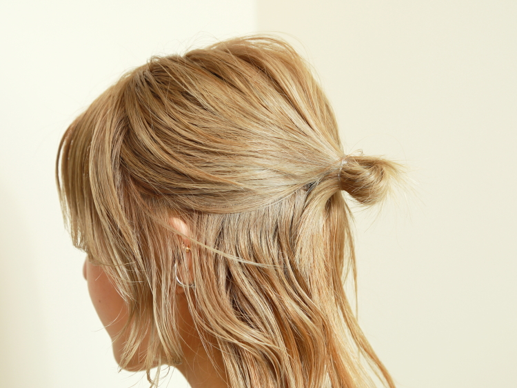 ウルフアレンジ タイトアレンジ ショートヘア 結婚式ヘアセット お呼ばれヘアアレンジダブルカラー髪質改善️しおり KENJEtsuruyacho所属 のヘアカタログ 20240130224517 ミニモ