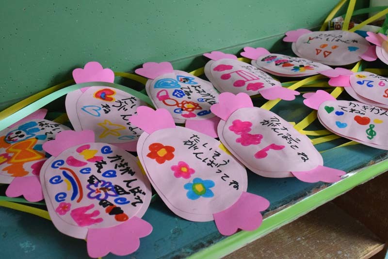 7 件の「お別れ会」のアイデアを今すぐ保存メッセージカード 手作り 幼稚園、卒業カード 手作り、カード 手作り など