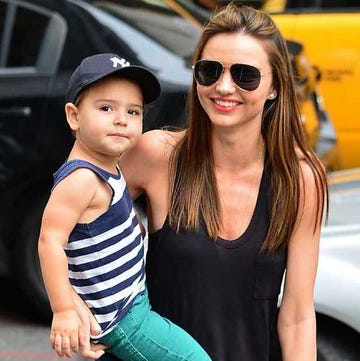 ミランダ・カー、元夫オーランド・ブルームとの息子フリンにネットやデジタルツールを使うときのルールを設けるVogue Japan