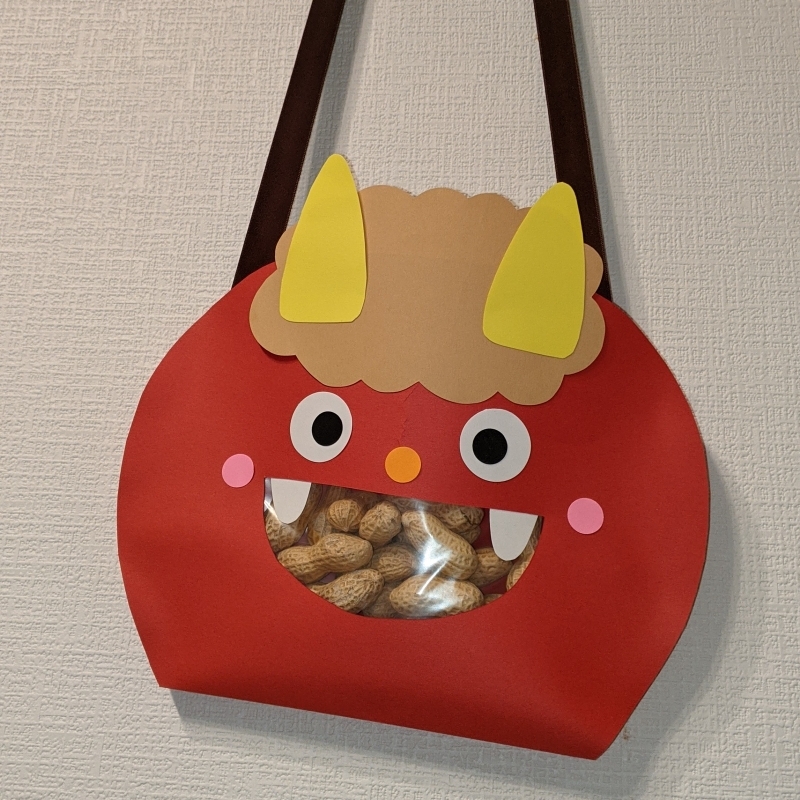 保育製作・毛糸制作。色紙と毛糸で作る、節分お豆バック保育士サポート.com