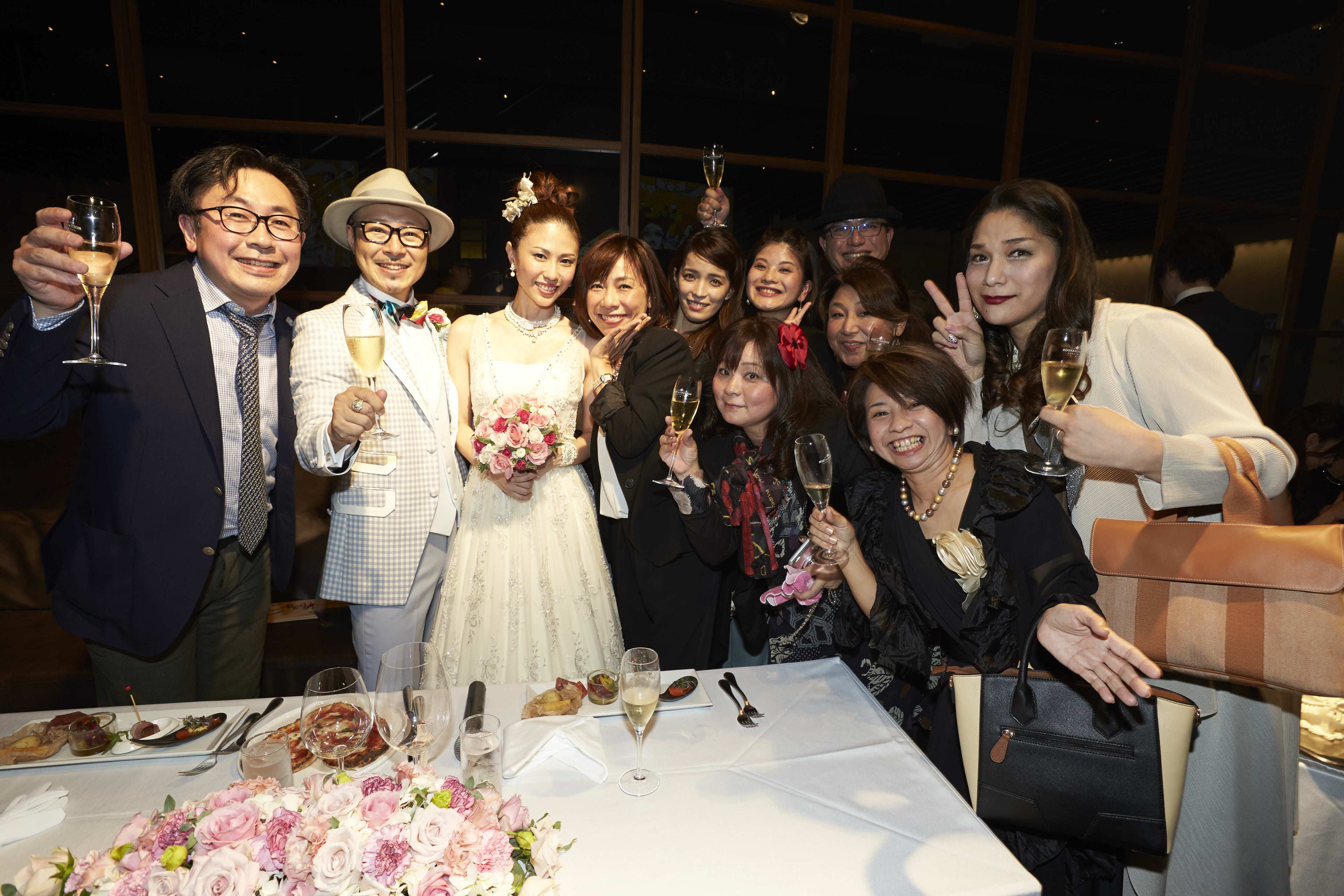 印刷用 ＭＡＸのＮＡＮＡさん結婚 振付師ＣＨＩＮＯさんと全国ニュース四国新聞社