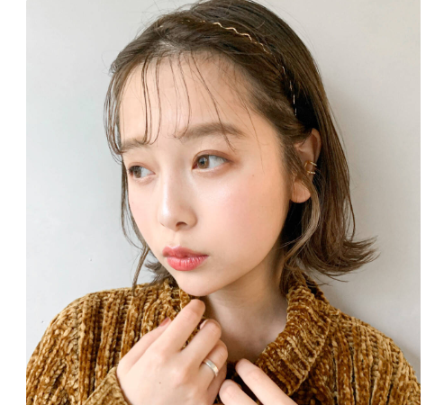 ▽ 結婚式お呼ばれヘア ◉外はね×バックカチューシャ＋シルバーピン＋銀箔◉ とてもとてもかわいかった🫶✨結婚式お呼ばれ 結婚式お呼ばれヘア 外はねボブバックカチューシャ バックカチューシャアレンジ滋賀 長浜 長浜市 長浜市美容室 長浜美容室 ソウアンド