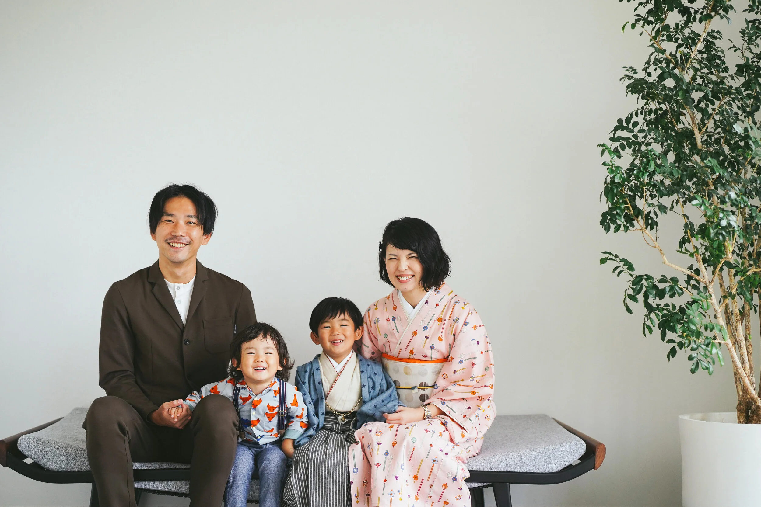 お母さんは七五三写真でワンピースもあり!服装の選び方や注意点を解説おすすめの写真スタジオが見つかる写真館アワード