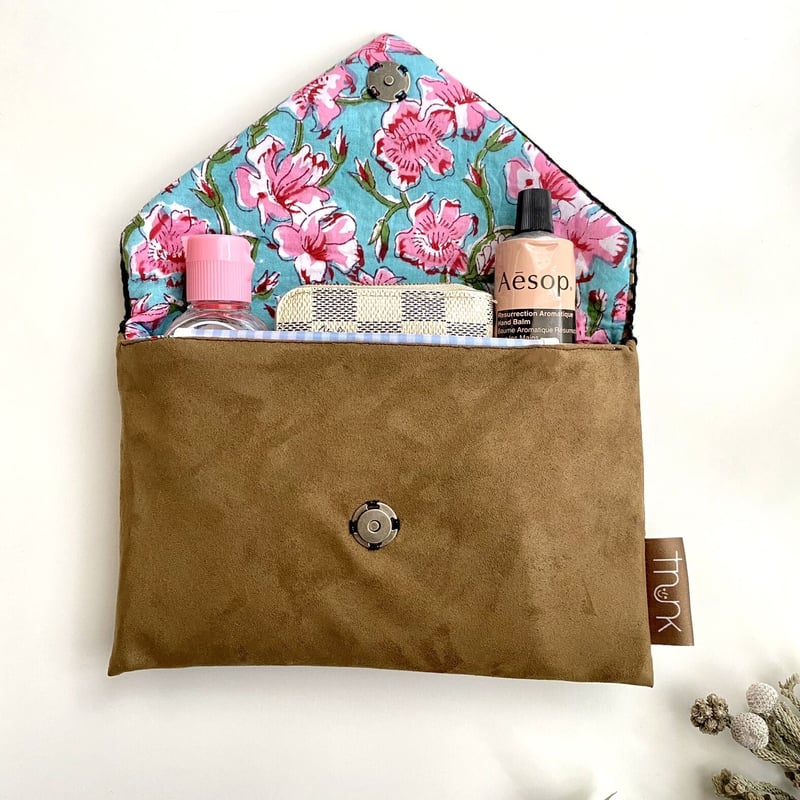 再販で話題！ダイソー「移動ポケット レース柄」愛用中の縦型に続いて横型もゲット！暮らしのちいさな発見帳