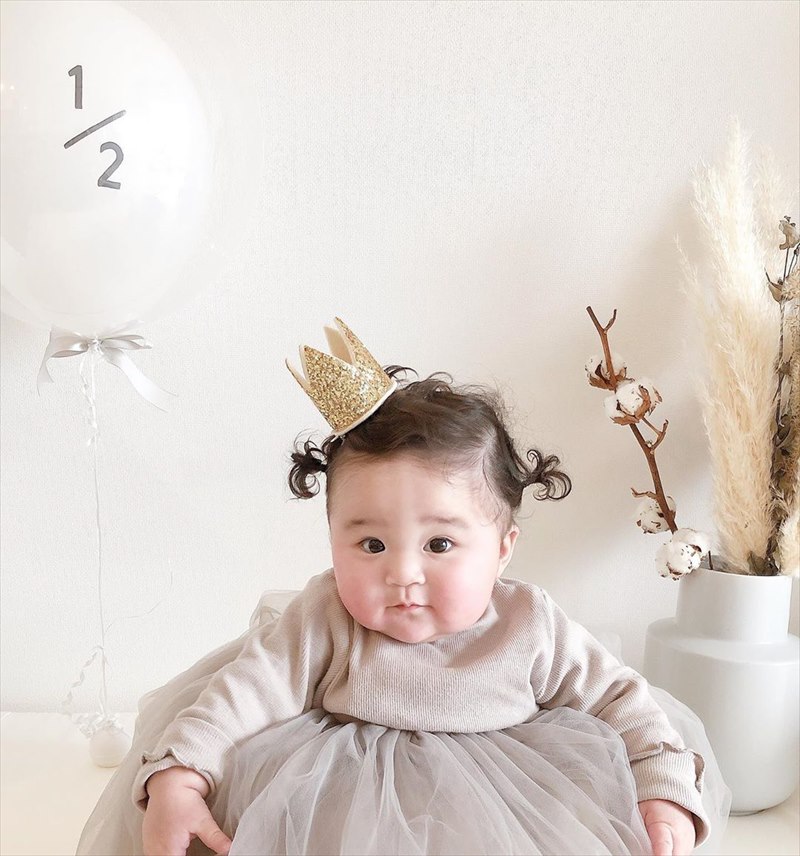 ハーフバースデー写真をぐっとかわいく！ 自宅でできる撮り方アイデアやコツを紹介富士フイルムのフォトブック