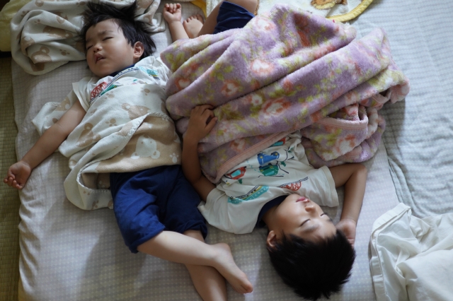 子育てニュース 子どもの寝かしつけにおすすめ♪寝落ち期待&寝相対策にkosodate LIFE 子育てライフ