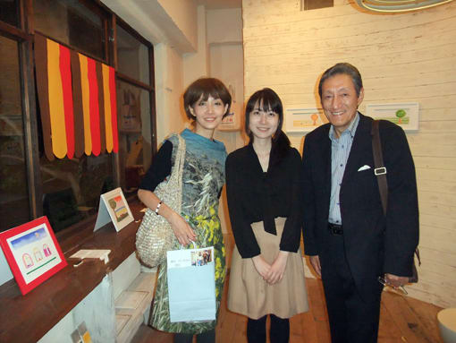 麻丘めぐみさんの娘さん「ひとみこぱん」さんの個展へ - 新世界 ニコニコさん