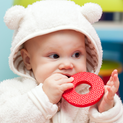 赤ちゃんの歩く前兆。つかまり立ち、ひとり立ちをたくさんするようになっていました - 保育士うたのサイト