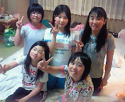 風呂掃除をする女の子の写真素材FYI00622190ストックフォトの Qlean Market キュリンマーケット