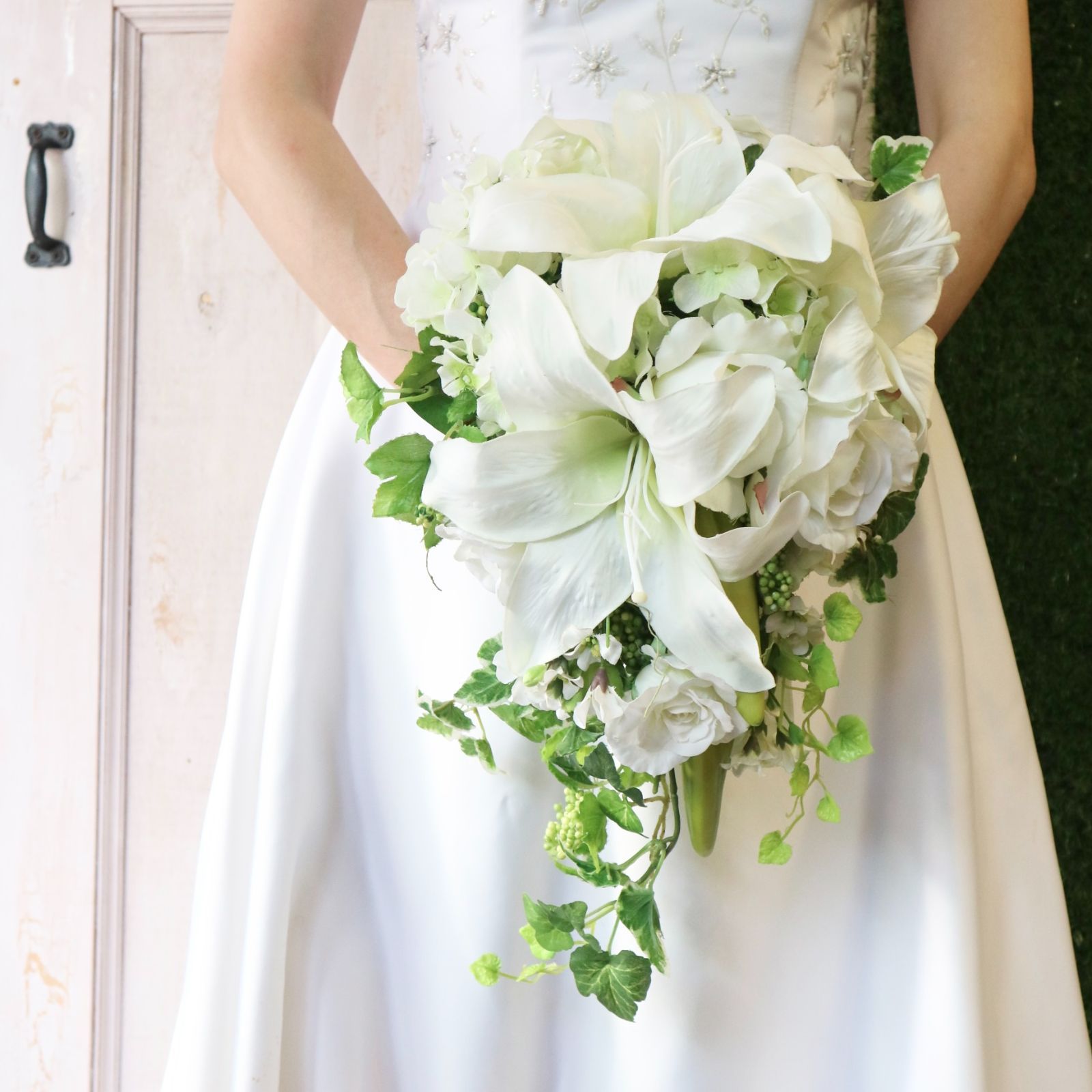 Amazonカサブランカ 百合 ブーケ 選べる3タイプ ユリ 結婚式 ウェディング 造花 写真撮り お色直し ブライダル ブーケトスC.メリア 造花 オンライン通販