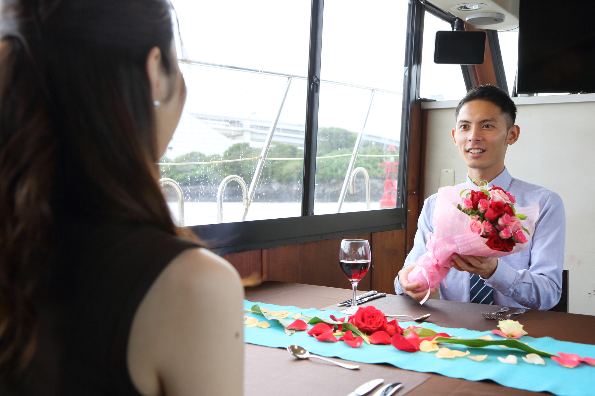 半年記念日ってお祝いしてる?カップルの過ごし方やサプライズアイディア - CanCam.jp キャンキャン