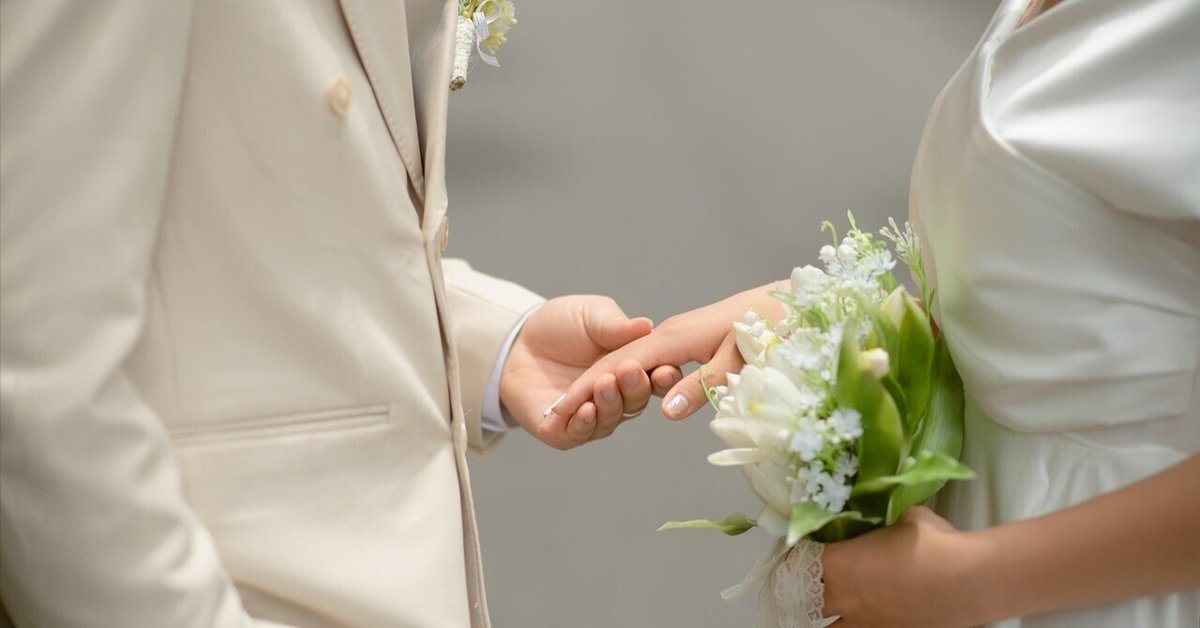 ウェディングプランナー 女性 のイラスト商用可・フリーイラスト素材ソコスト