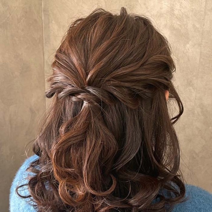 ⁡, ハーフアップ💫, ⁡, ⁡, トップは綺麗めにまとめて艶感を✨, ⁡, ふんわりとした巻きにも艶感を✨✨, ⁡, ⁡,艶感のある大人可愛いハーフアップ♡, ⁡, ⁡, ⁡,ハーフアップハーフアップアレンジ編み込みアレンジミディアムヘアアレンジミディアムアレンジロングヘアアレンジ ,ヘアセットヘアメヘアメイクヘアアレンジ여자헤어스타일헤어스타일