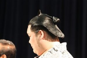 動画 髷結い：磨き抜かれた床山の技nippon.com