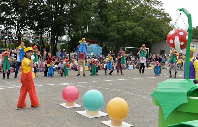運動会 №５ 年少・満３歳組親子競技・年中組パラバルーン潜竜聖母幼稚園