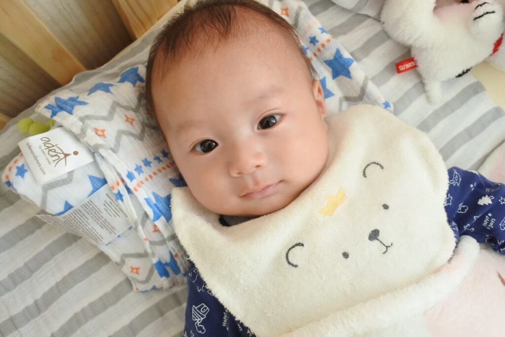 天使ちゃん👼💖 クリクリお目目👀 舌をぺろっ👅 かわいい赤ちゃんに 癒される〜 孫バカ爺さんでした🥸🫶