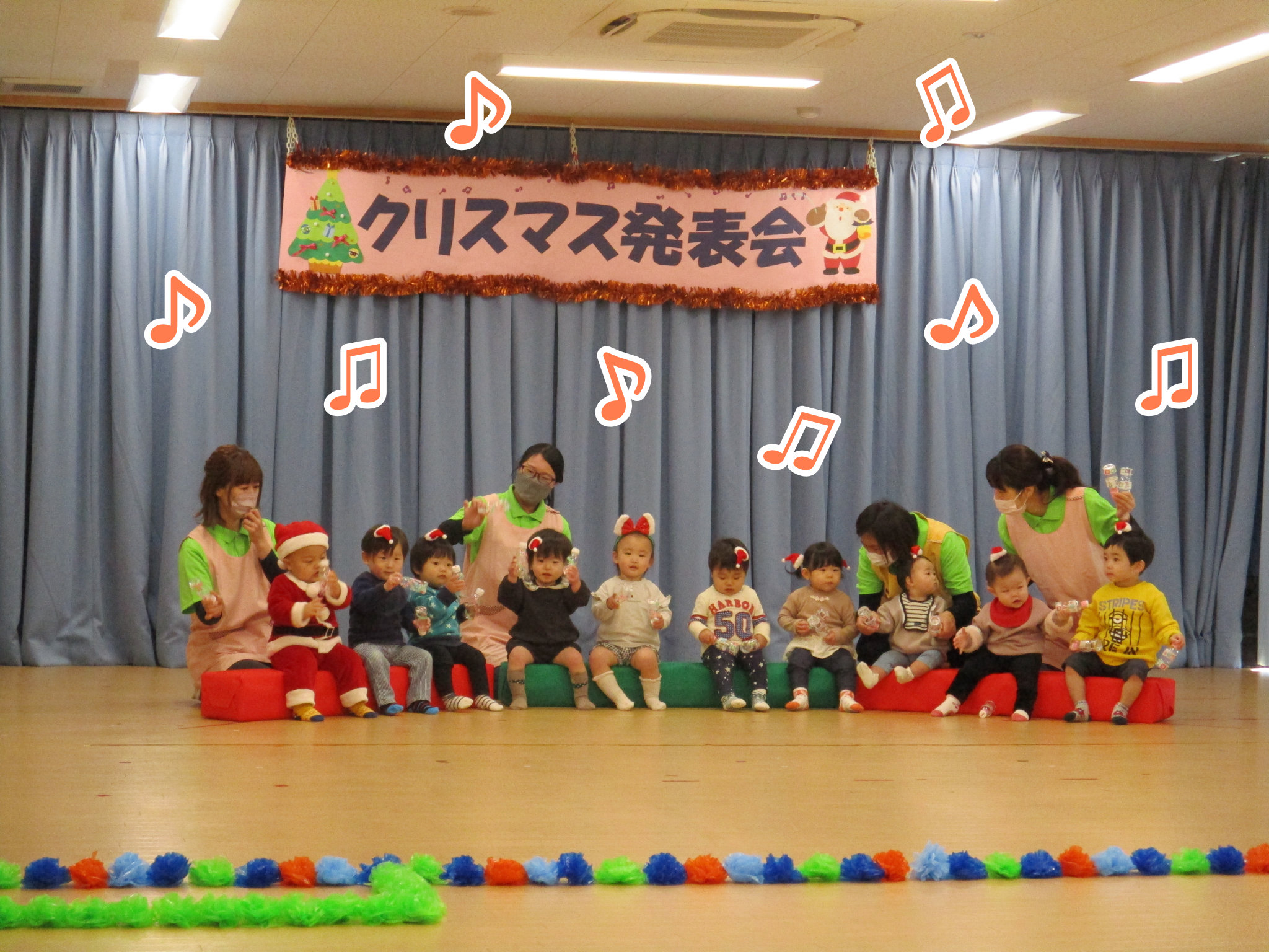 楽天市場 送料無料 子供キッズ ドレス ワンピース クリスマス 長袖子供服 チェック柄 サンタ コスチューム コスプレ 衣装 女の子用 サンタクロースこども 赤色 レッド 80cm ~120cmピアノ発表会 結婚式 プレゼント クリスマスパーティー 1歳～5歳 2点セット蝶結び髪飾り