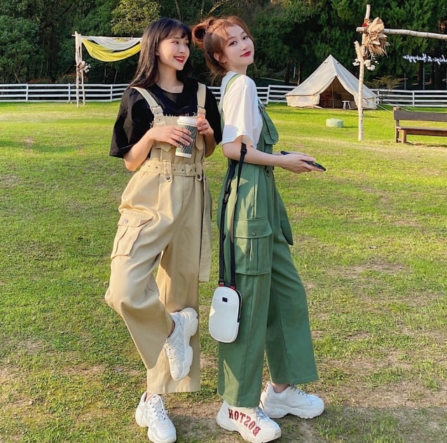 ディズニーランド🐭🎀 ゆとゆあ2回目のランド！ 皆でグリーンコーデ🦖💚💚 ゆとが暗くなる乗り物 泣いちゃうので全然乗れなかった😂でも楽しかった🥺🥺♡ .ディズニーランド ディズニーディズニーコーデ ファミリーコーデ家族コーデ 家族お揃い リンクコーデお