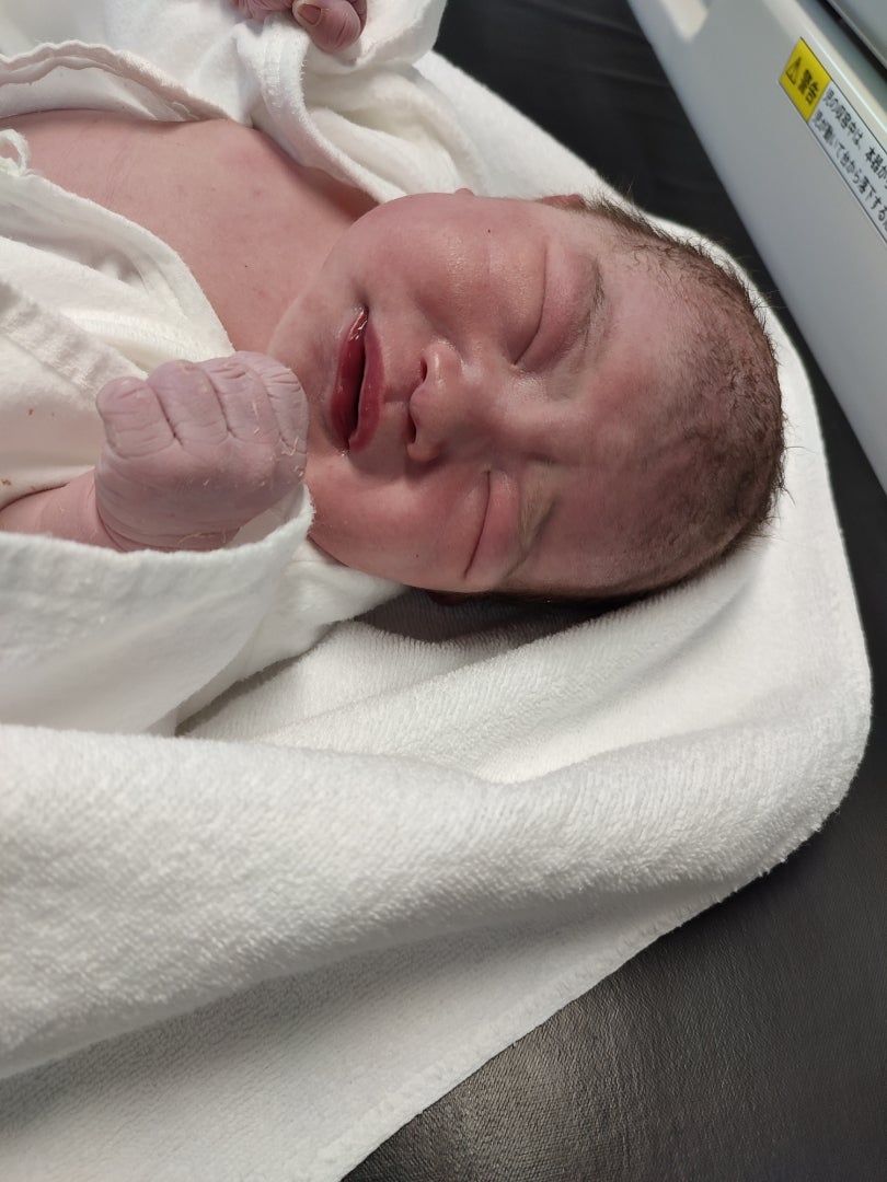 生まれたての赤ちゃんのかわいい仕草と表情10選!写真の残し方も紹介こども写真館スタジオアリス写真スタジオ・フォトスタジオ