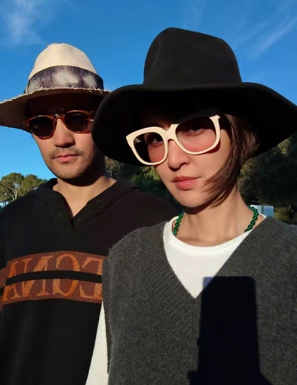 张歆艺将带儿子探班袁弘深夜狂擦爬行垫庆祝_手机新浪网