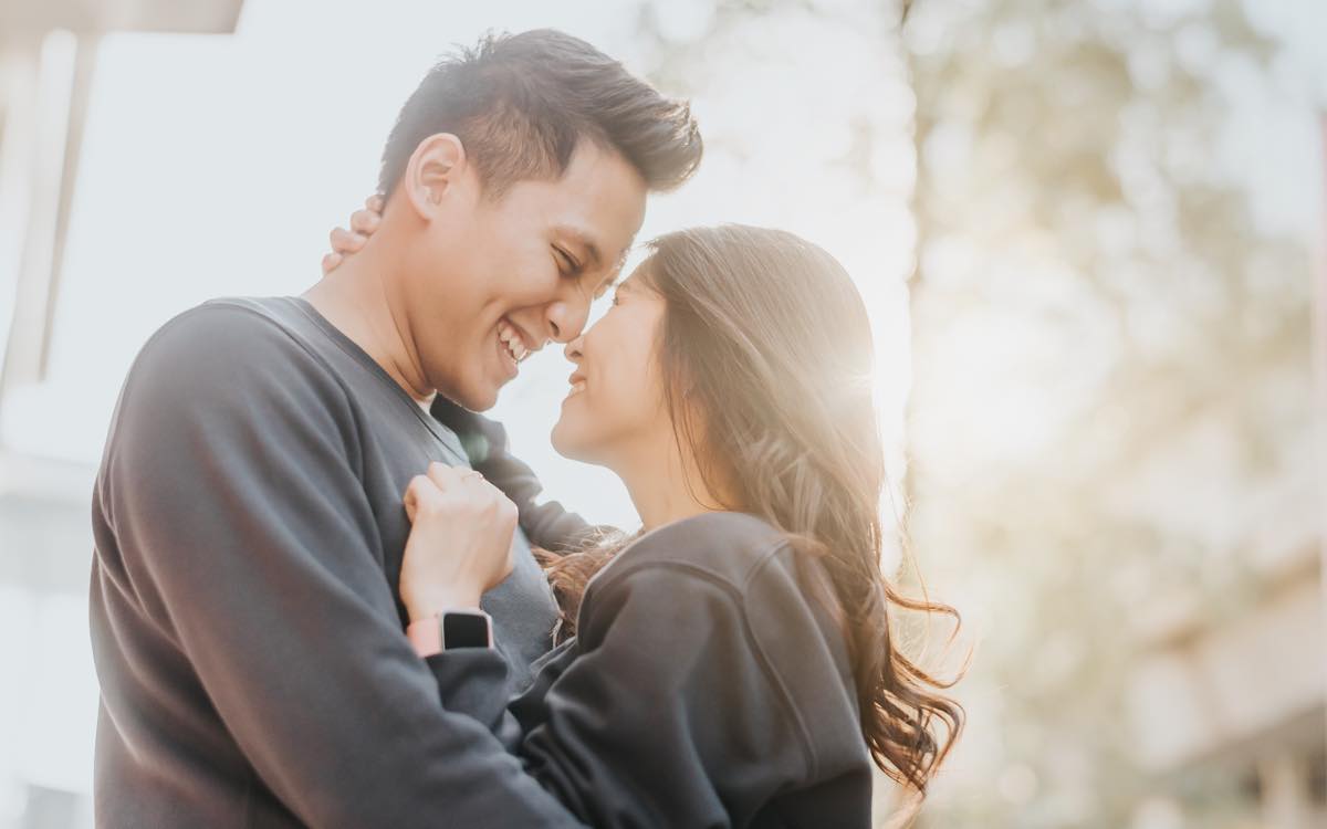 ハグの仕方で「恋人との親密度」を診断！ イラスト12枚TABI LABO